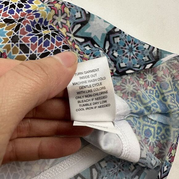 NWT Unity World Wear Plus Size 3X Sleeveless Tank Blouse V-Neck Floral Geometric - Picture 6 of 7